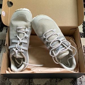 Merrell trail glove Size 6 trail running shoes. White/bone/cream